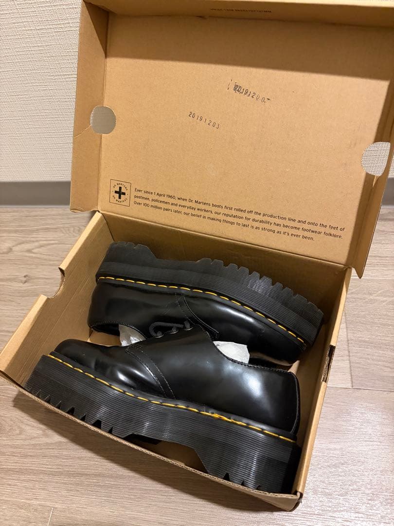 Dr. Martensドクターマーチン 1461 QUAD 3ホール 25センチ