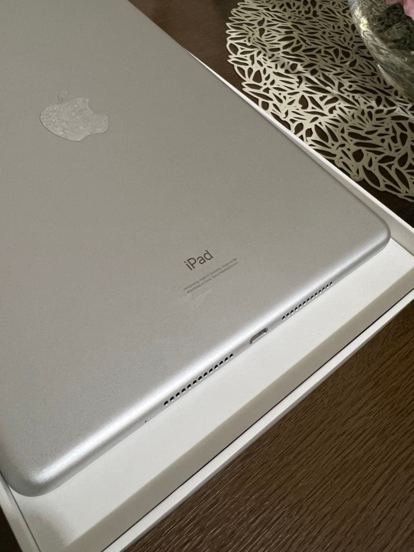 ★iPad 第7世代 32GB Wi-Fi セルラー
