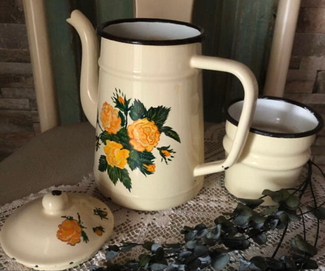 イギリスアンティークホーローポットピッチャー