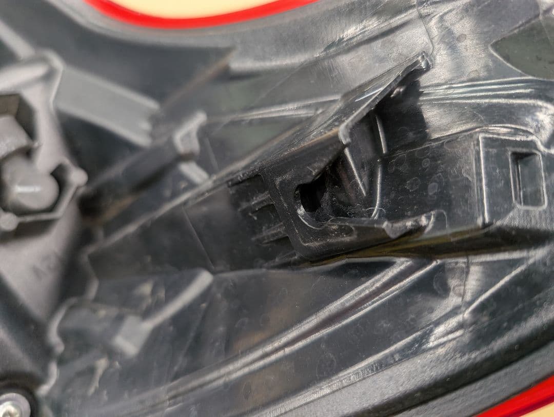 スイフト　スポーツ　テールランプ　左右