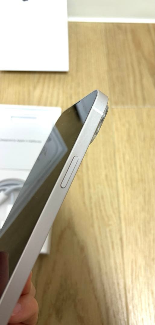 Apple iPhone 13 スターライト 本体 128GB simフリー