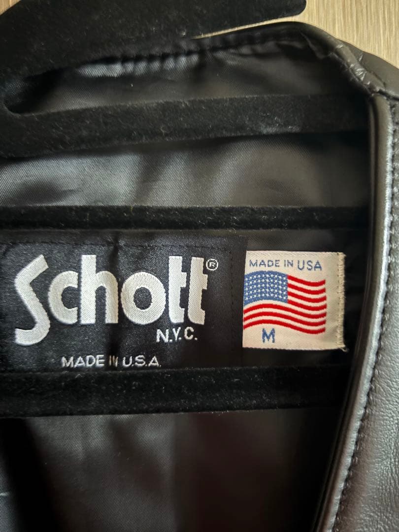 レザーベスト　SCHOTT