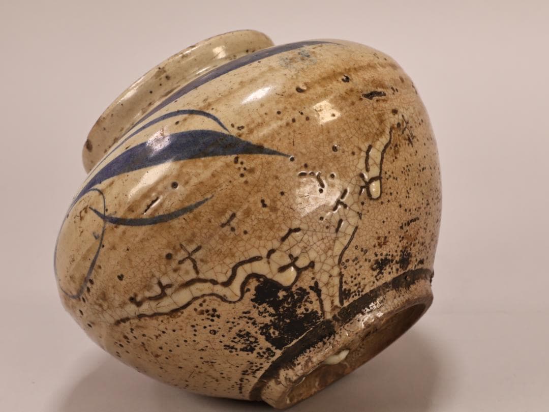 BK403　朝鮮美術　李朝　染付　壷　 高さ約13㎝　白磁　古美術 古道具 時代