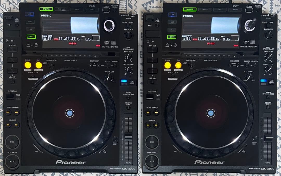 CDJ-2000 2台