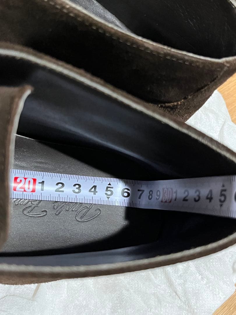 ダークブラウン スエード チャッカブーツ