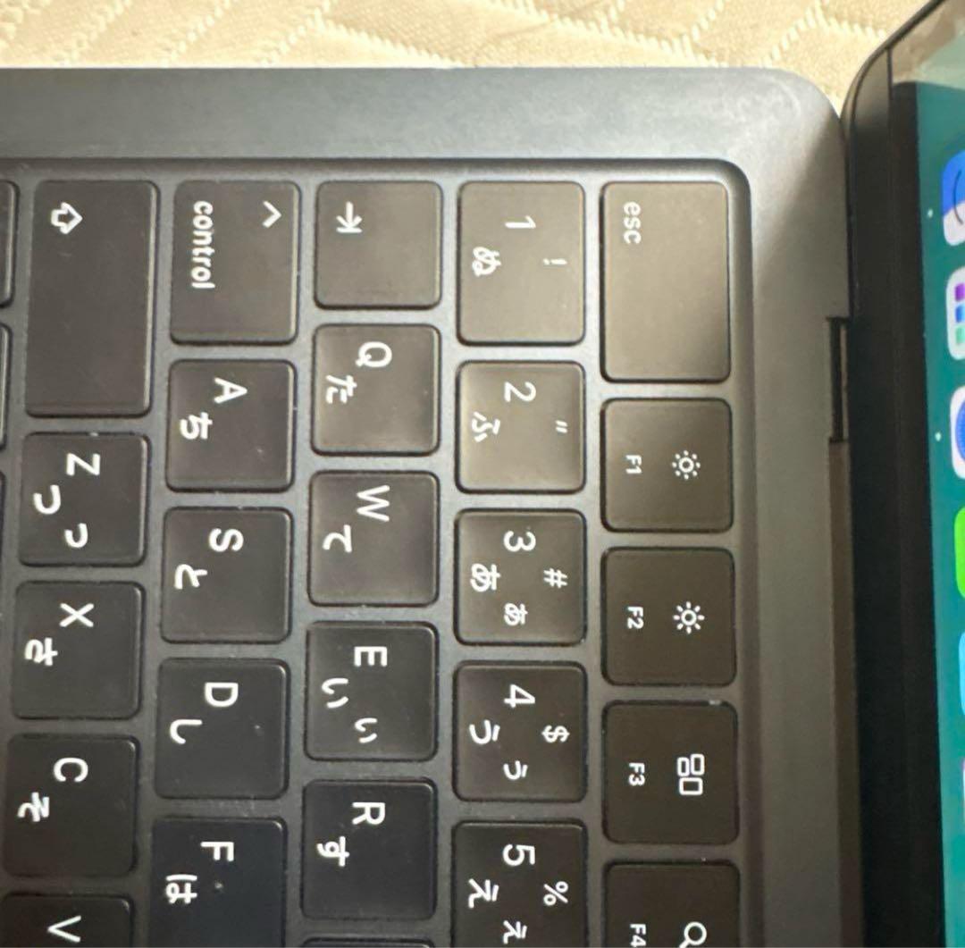 MacBook Air (M2, ミッドナイト)