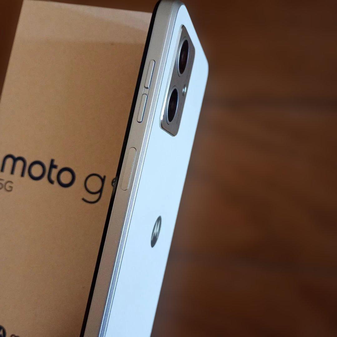 新品同様moto g 64y 5G motorola シムフリー　eシム利用可能