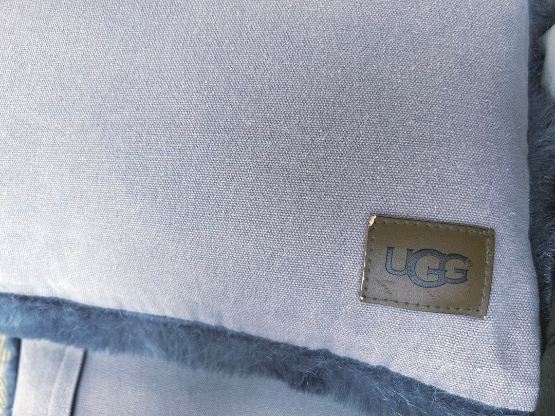 UGG Australia ピロー クッション フェイクファー ネイビー2個