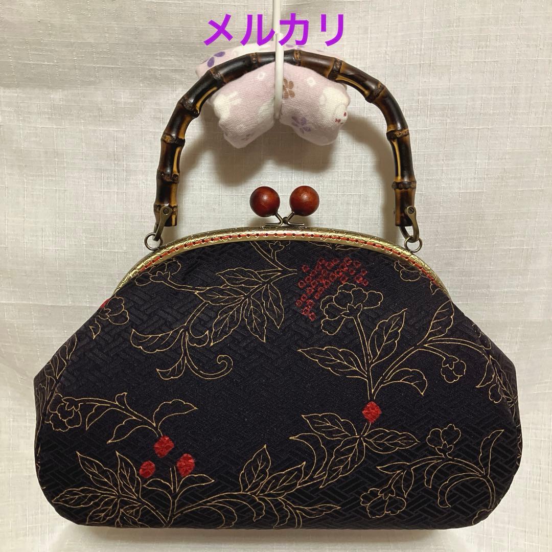 正絹　黒紅色　金彩更紗花唐草文様　大島紬　がま口バッグ　ハンドメイド　着物バッグ
