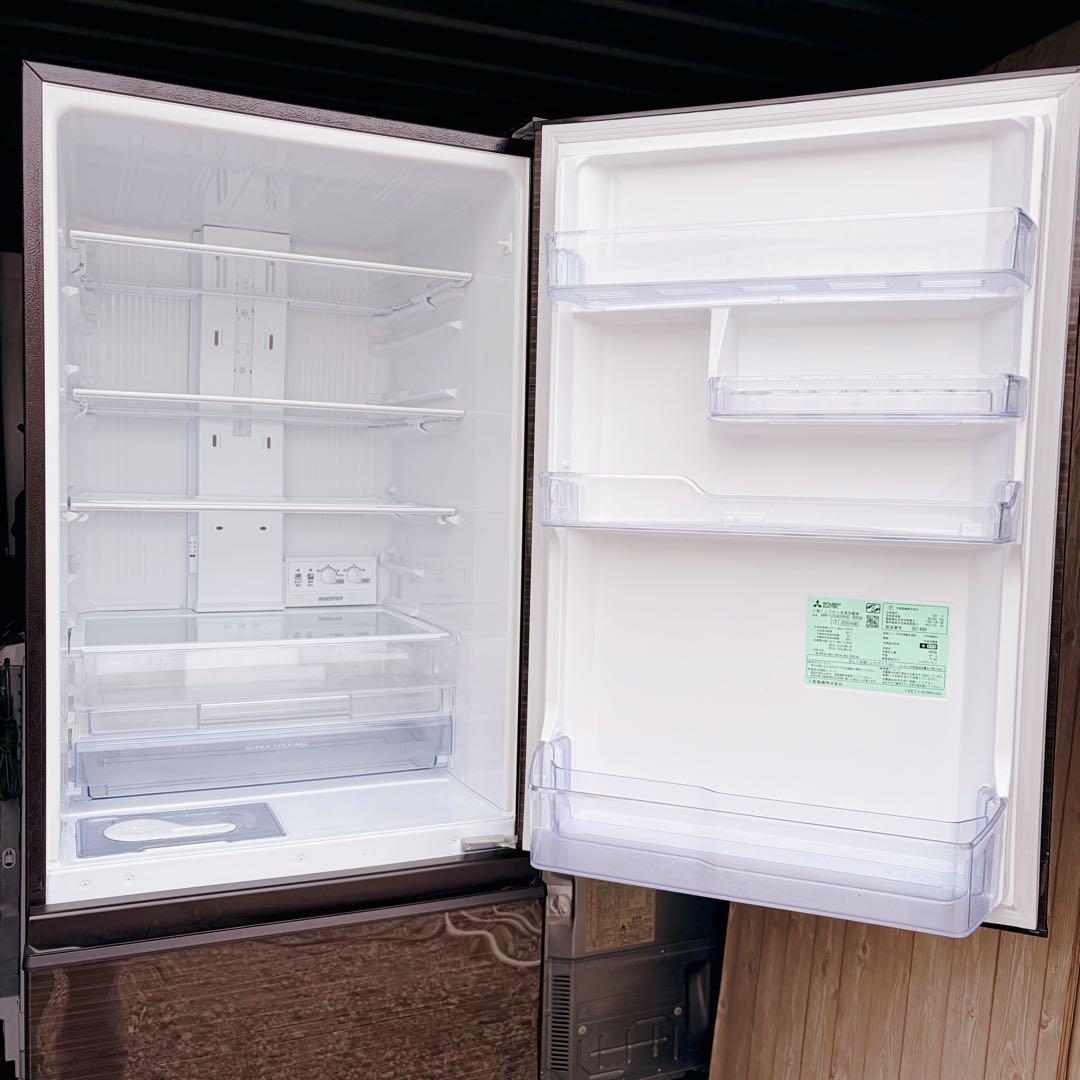 124運搬取付無料！グロッシーブラウン純正三菱3ドアスリム冷蔵庫！完動品超美品！