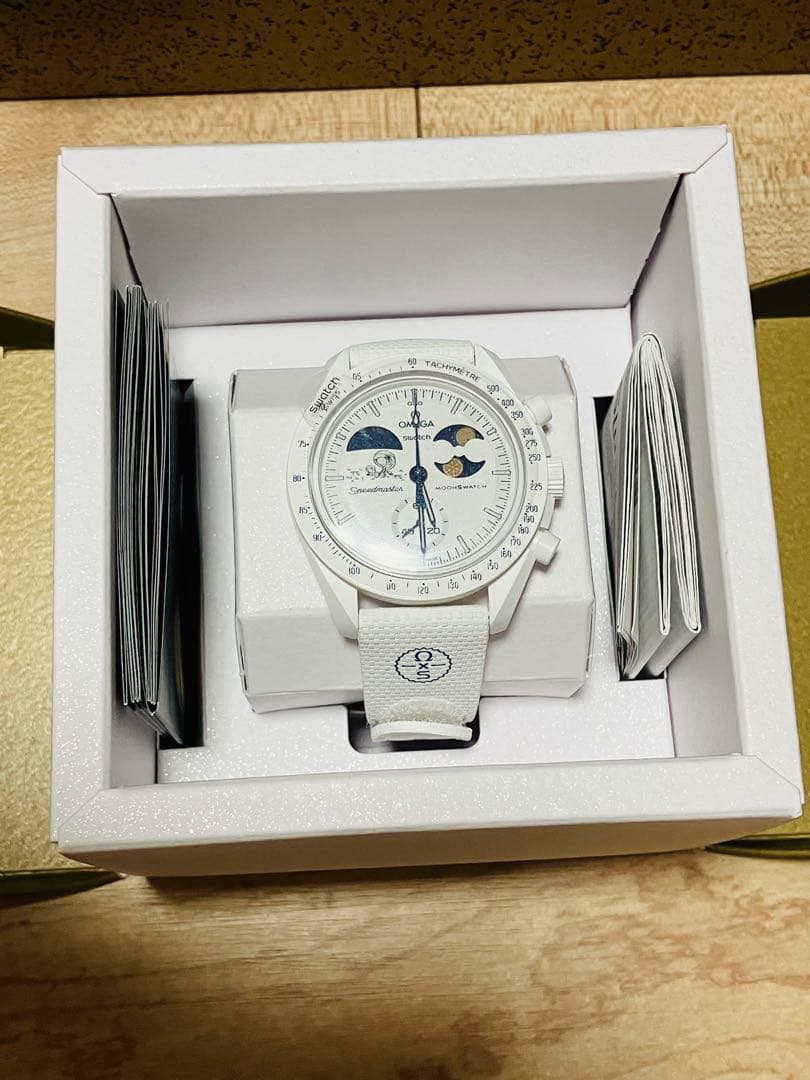 Swatch OMEGA Snoopy スウォッチ スヌーピー オメガ 新作