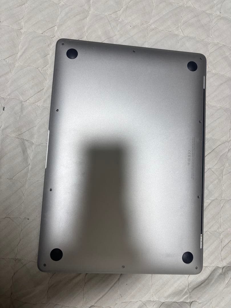 【美品】MacBookAir 本体　55555円→49999円