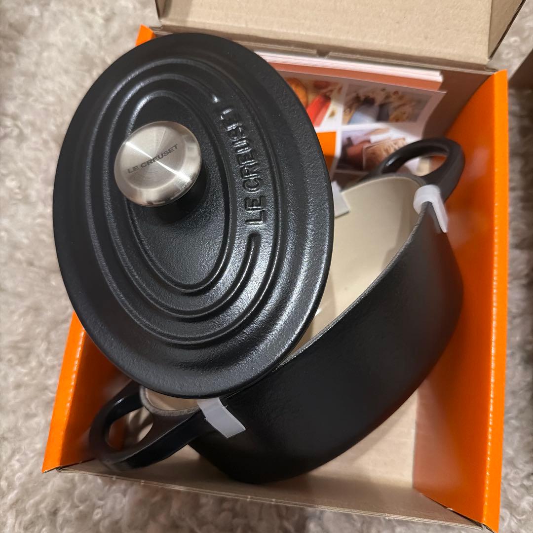 ル・クルーゼ　ココット　オーバル　17cm 黒