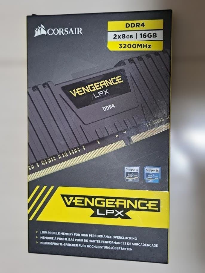 CORSAIR DDR4-3200MHz 16GB (8GB×2枚キット)