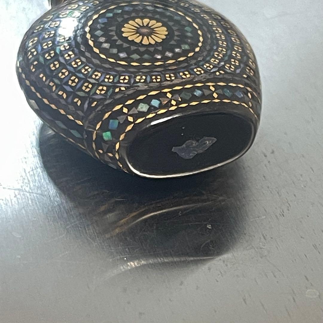 中国骨董　螺鈿鼻煙壺　漆　嗅ぎ煙草入れ　アンティーク