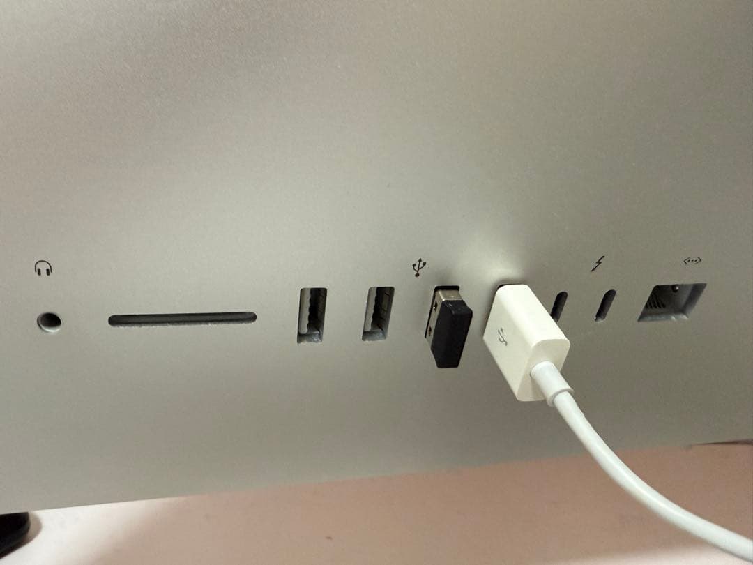 Apple iMac 21.5インチ 2017