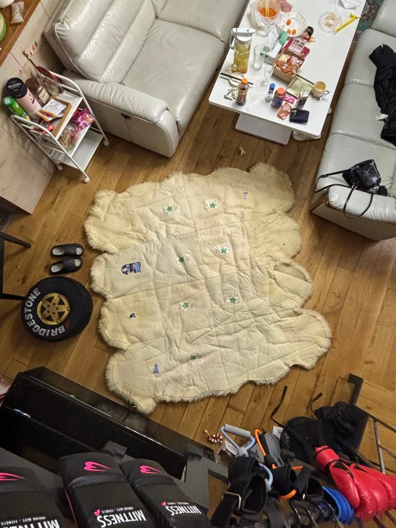 BOWRONクリーム色シープスキンラグ 約200cm x 150cm