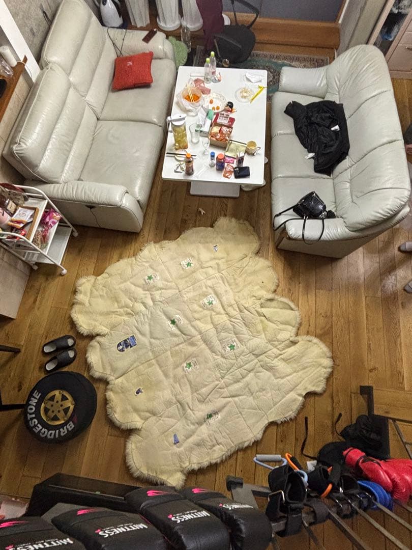 BOWRONクリーム色シープスキンラグ 約200cm x 150cm