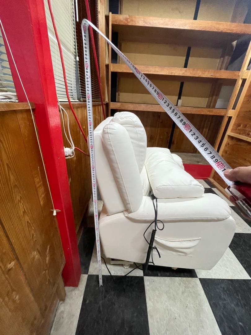 セブンビューティー　電動垂直昇降リクライニングチェア　オフホワイト