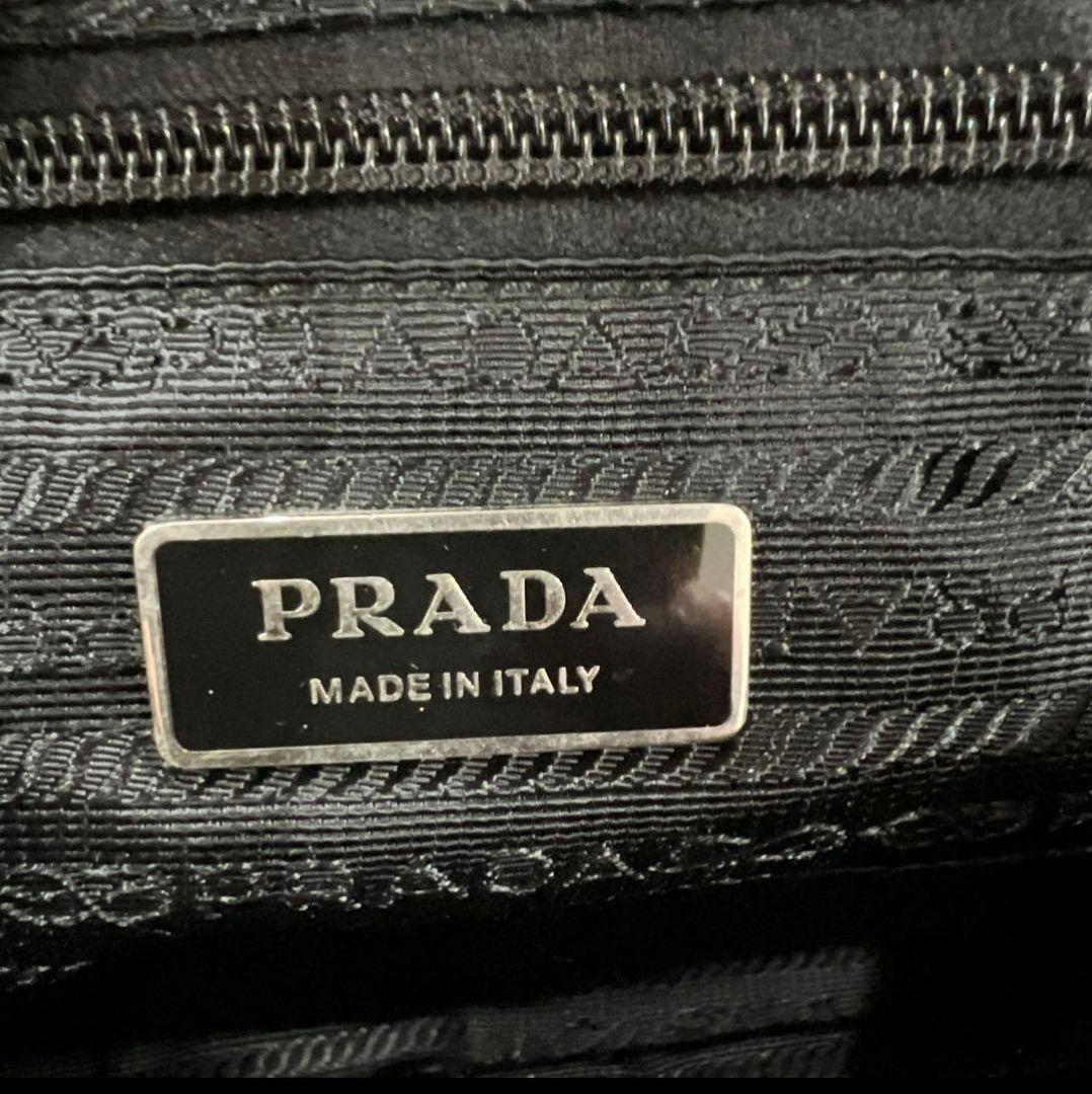 PRADAショルダーバック