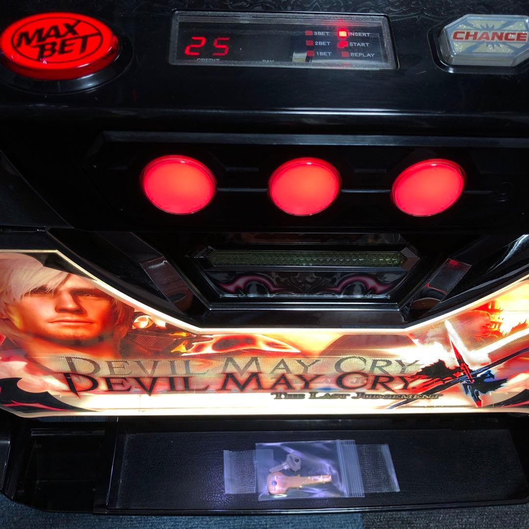 ⚠︎説明文必読⚠︎ パチスロ デビルメイクライ クロス　実機+付属品(送料込)
