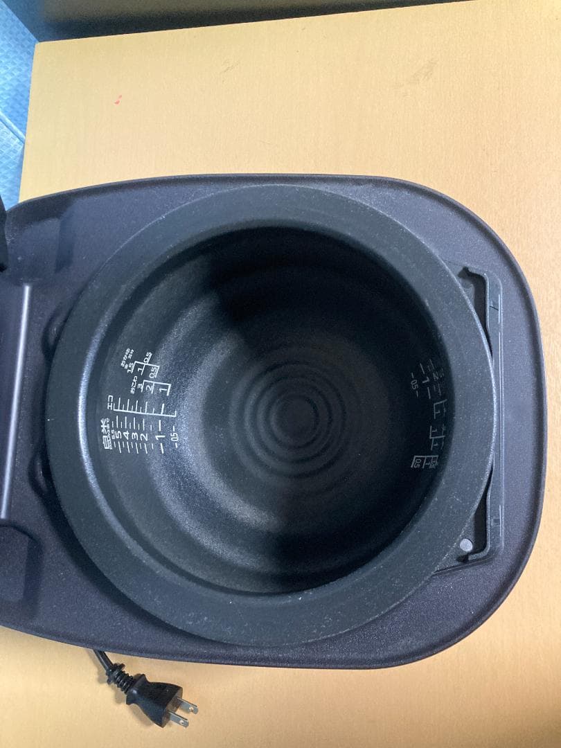 ★美品★2022年製 タイガー JPH-J100 圧力IH炊飯器 5.5合炊き