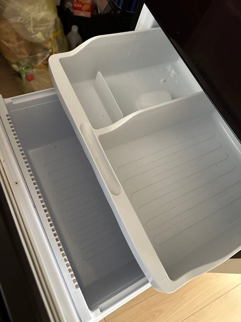 ヒ*ロ様 SHARP 3ドア冷蔵庫 レッド SJ-GW35J-R 2023年製