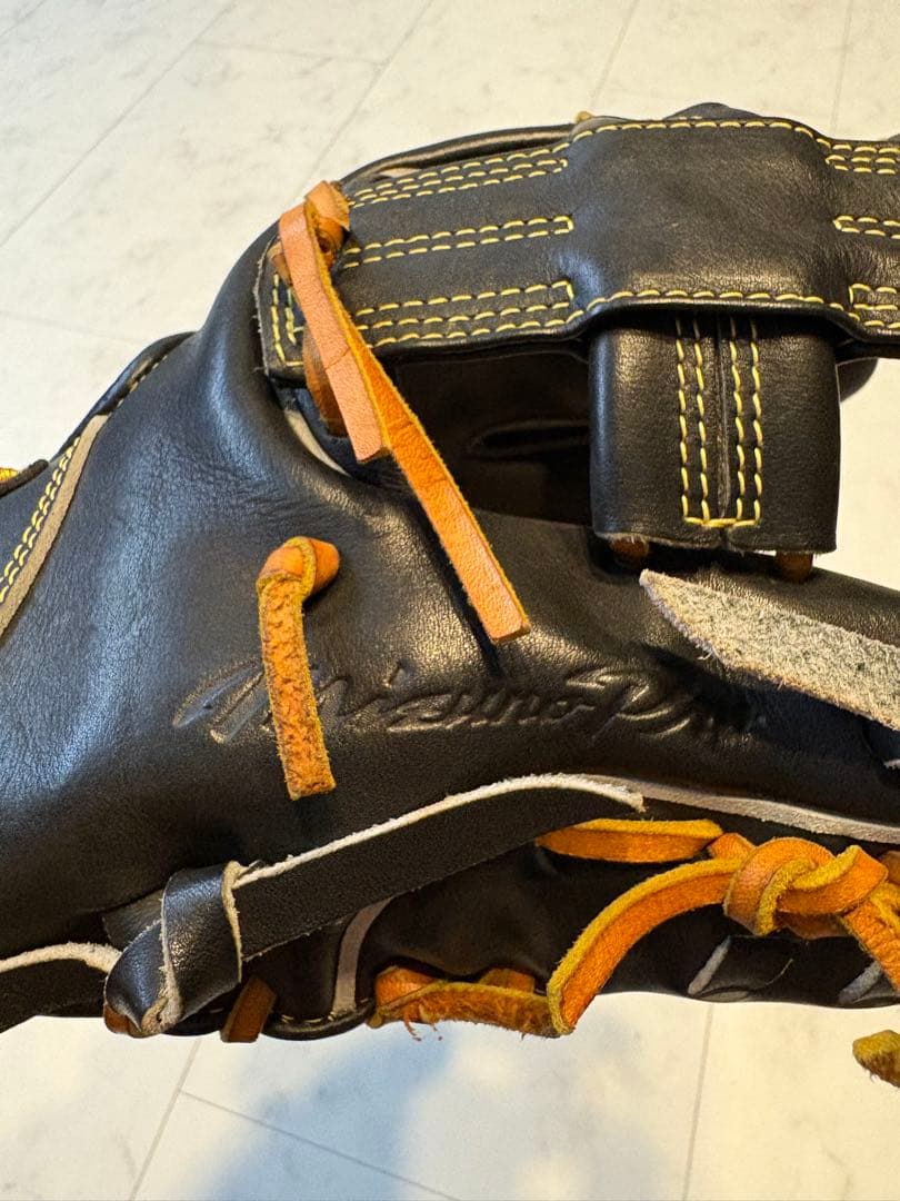 Mizuno Pro 硬式グローブ 黒/金