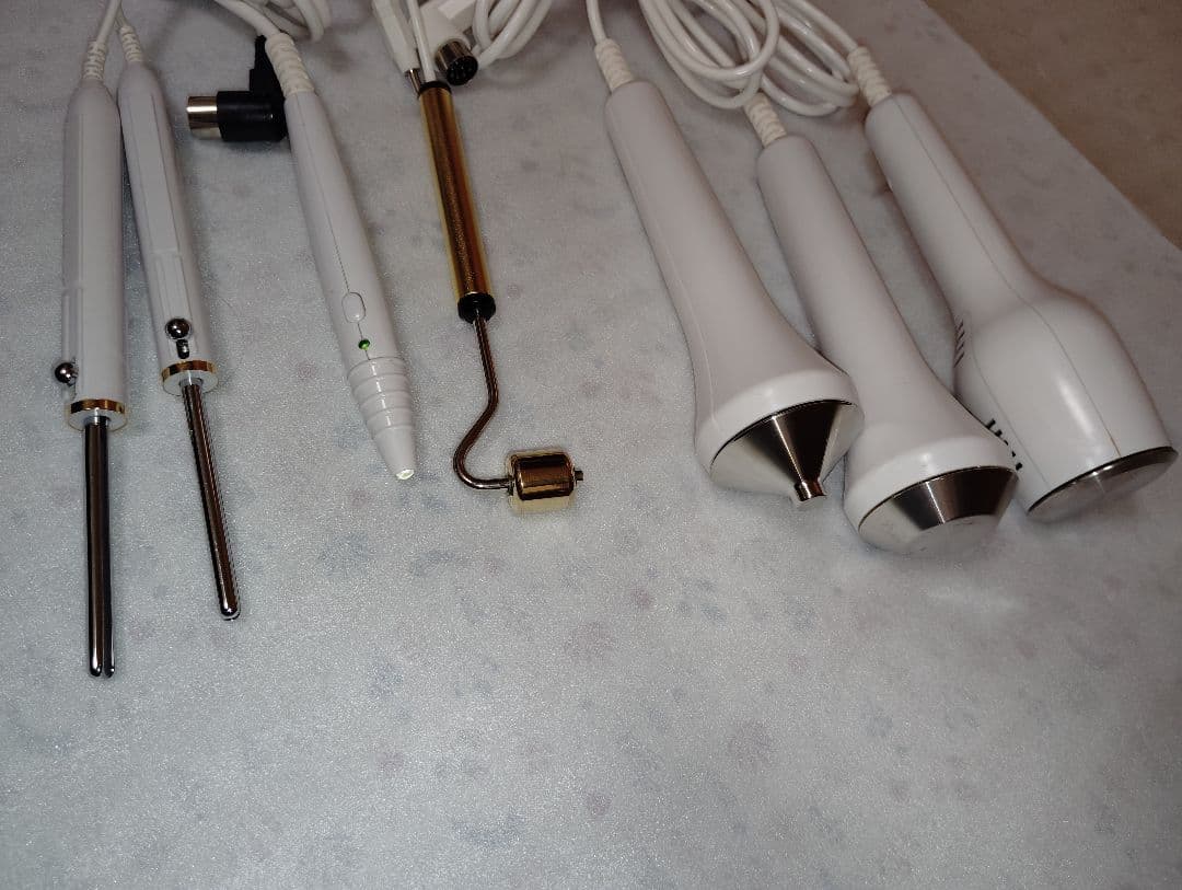 たかの友梨：ベルベルⅡ多機能美顔器(参考新品価格396900円)