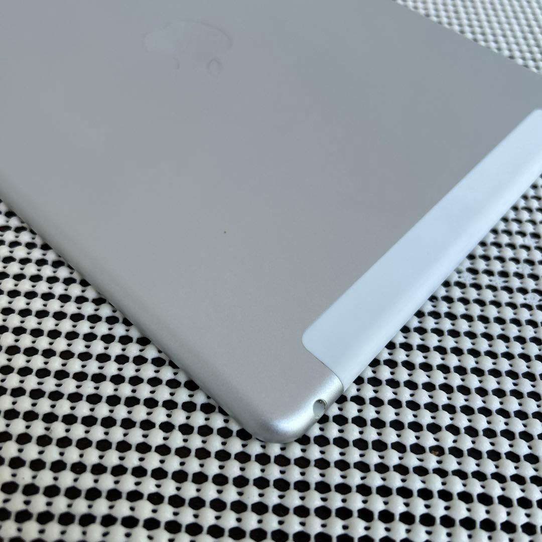 70【早い者勝ち】電池最良好☆iPad Air2 第2世代 16GB au☆