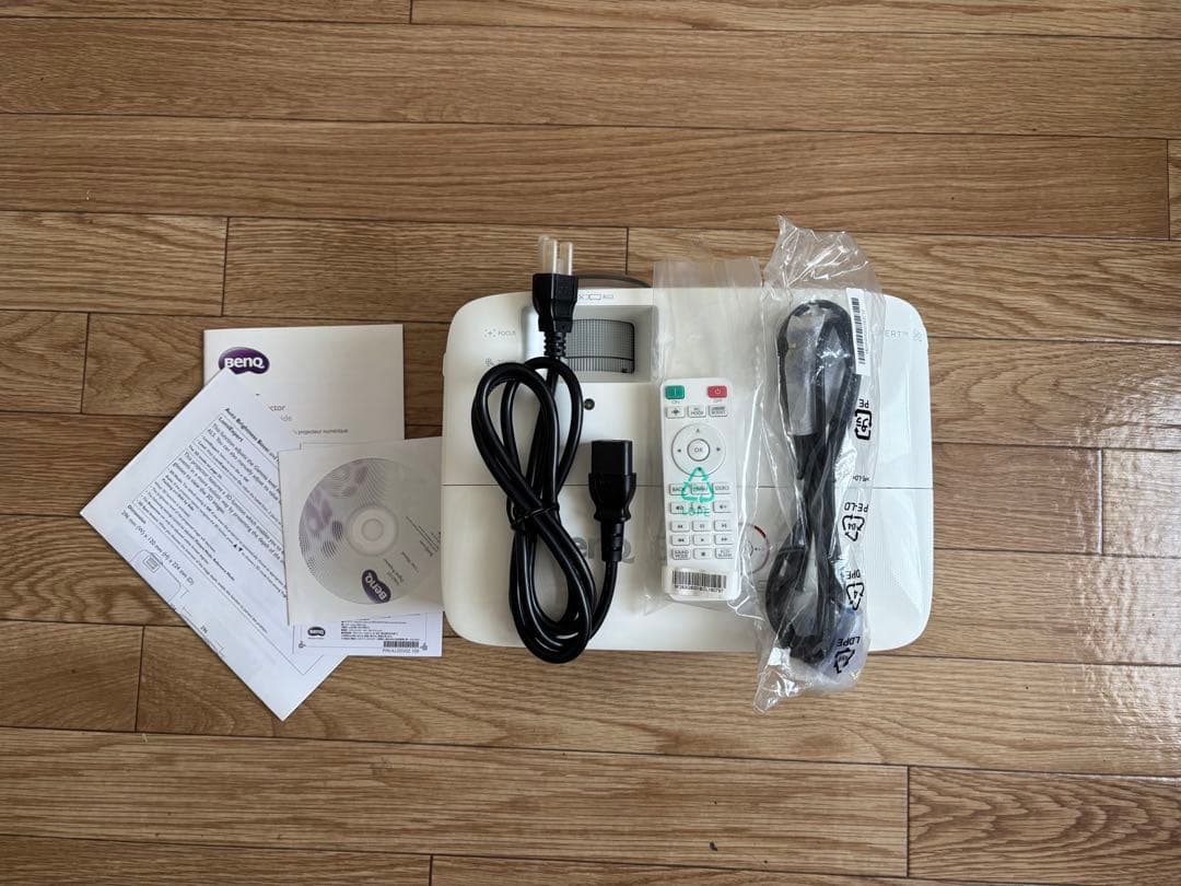 【美品・未使用】BENQ TH671ST プロジェクター