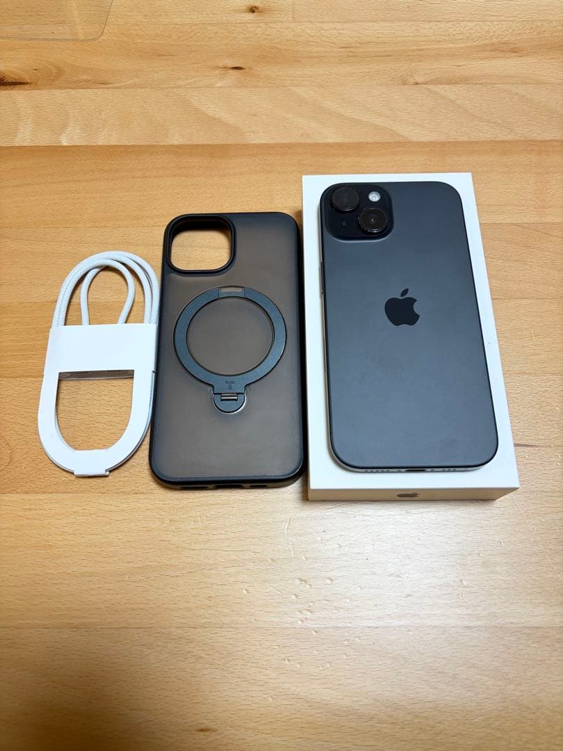 Apple iPhone 15 ブラック TORRASケース付き