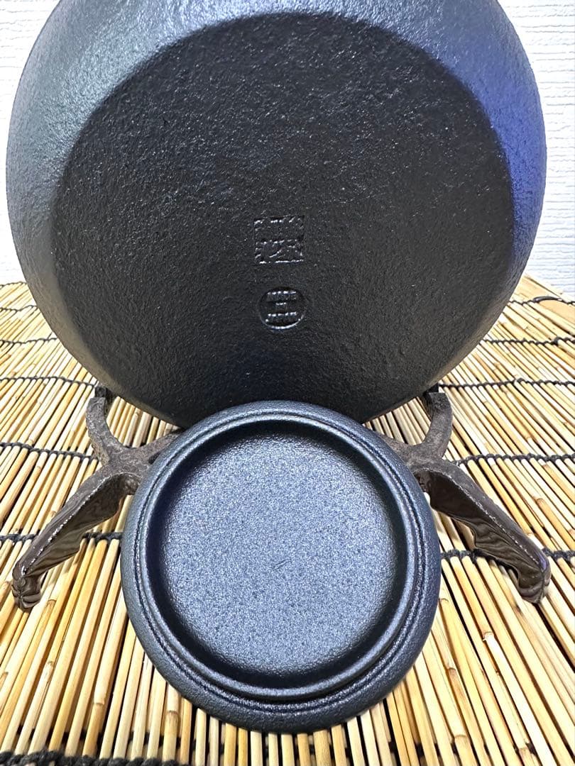 未使用品、供箱付　南部池永造　梔子　小　1.2L　南部鉄瓶　南部鉄器　鉄瓶