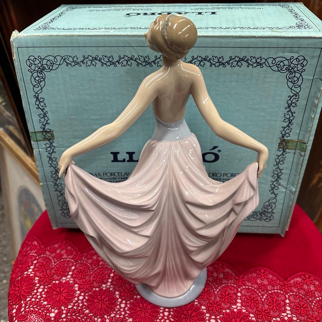 リヤドロ・ 陶器フィギュア 約25cm