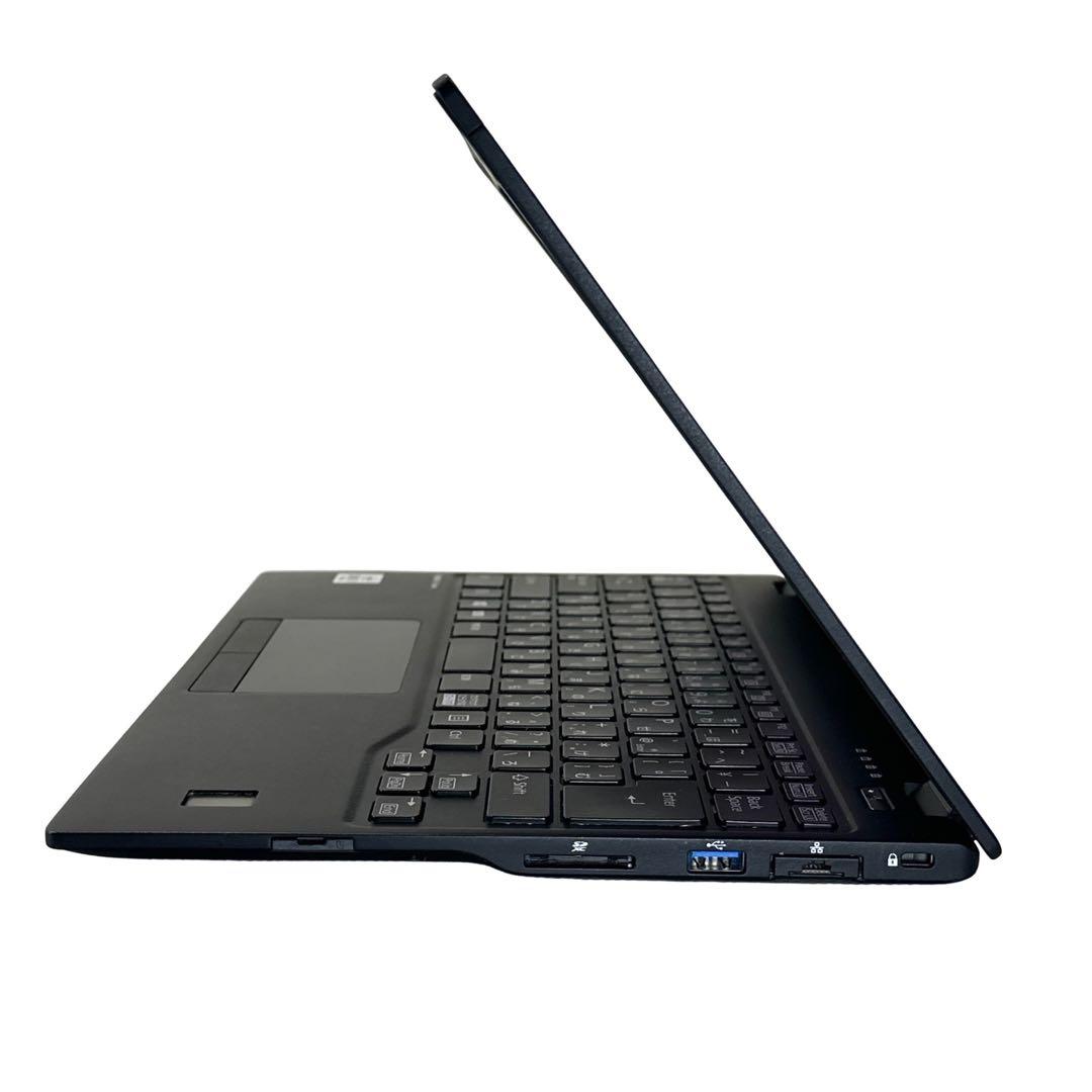 富士通 【超軽量777g★i7第10世代／16GB】美品ノートパソコン 606