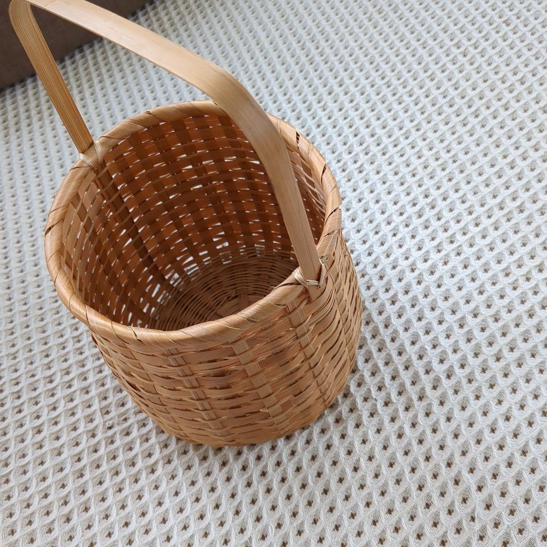 籐かご（竹みたいな細工）サイズ（15cm15cm）