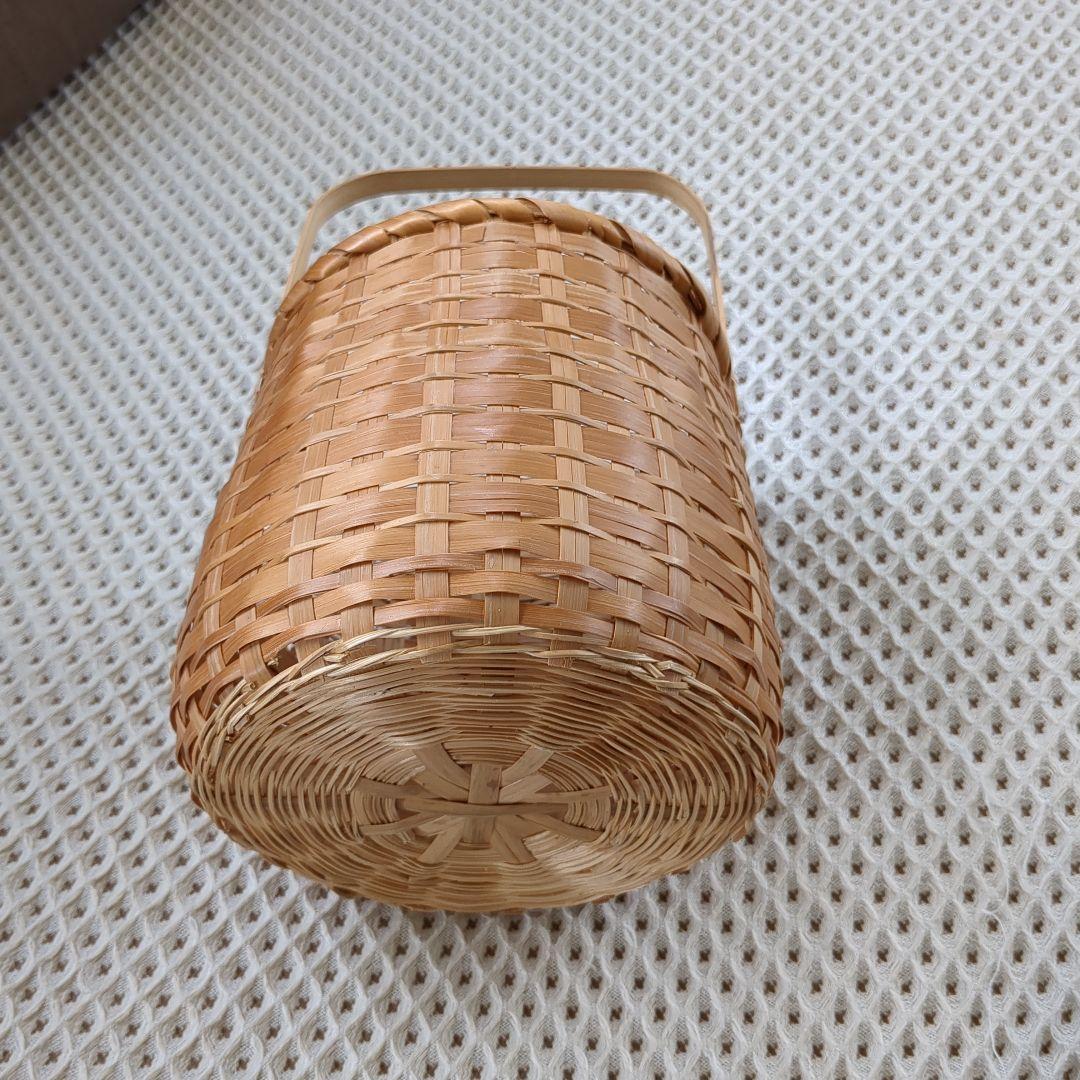 籐かご（竹みたいな細工）サイズ（15cm15cm）