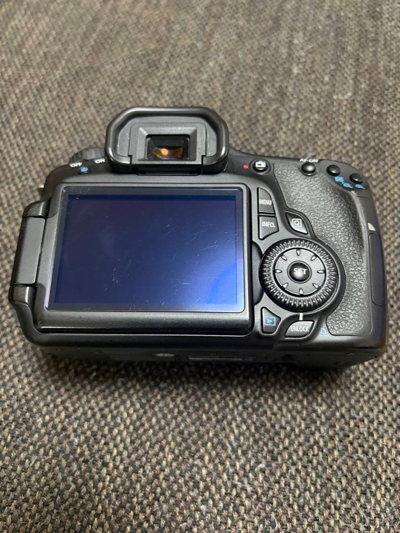 Canon EOS 60D デジタル一眼レフカメラ 本体とレンズ付き