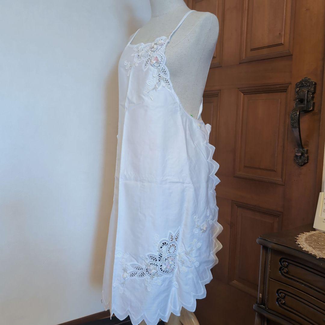 サエラ　ヒスクローネ　エプロン