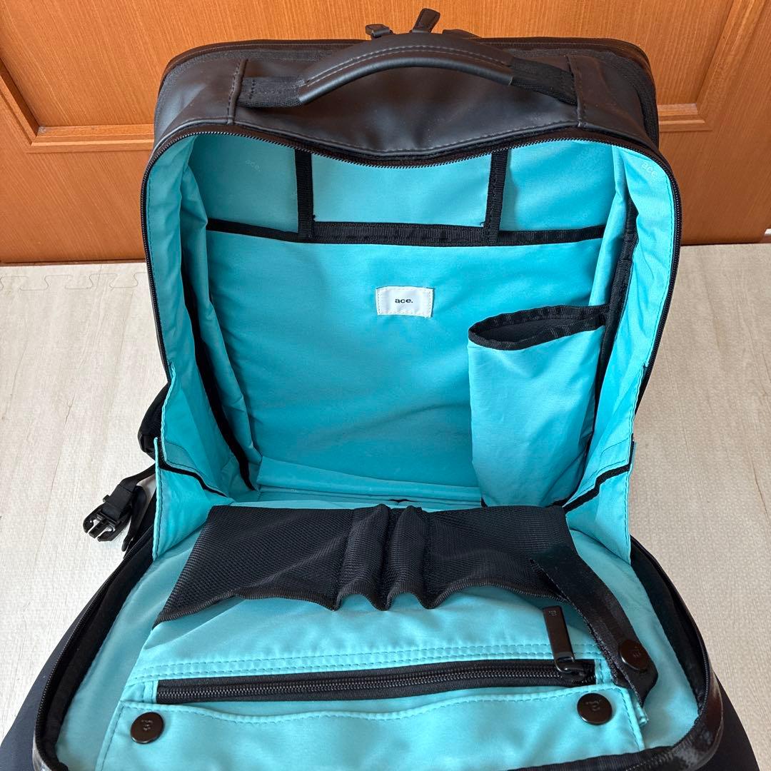 黒のビジネスバッグ 中型