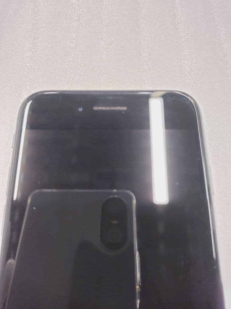 4-377 iPhoneSE　ブラック　64GB　本体　SIMロックなし