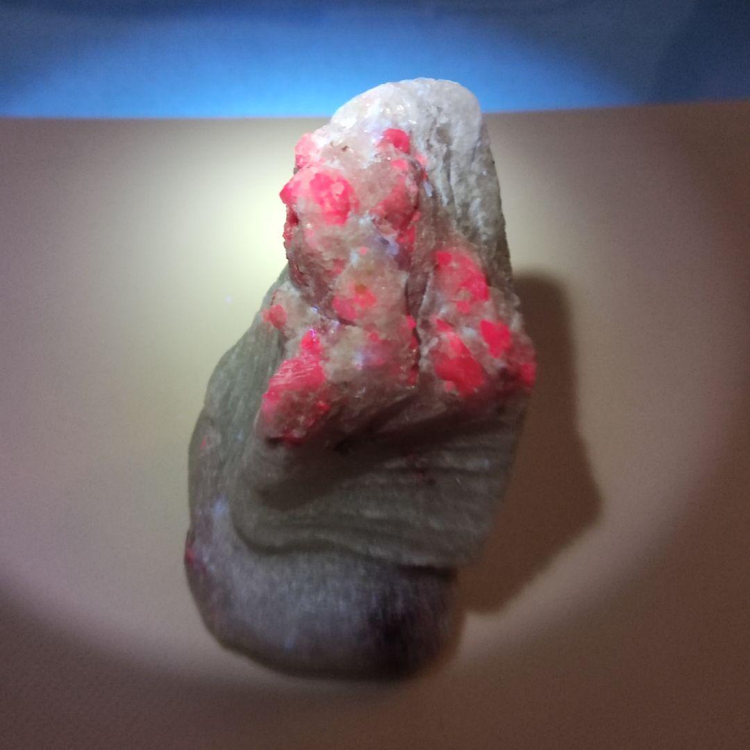 パワーストーン　天然石　大理石中のルビー　原石　192g　No.872