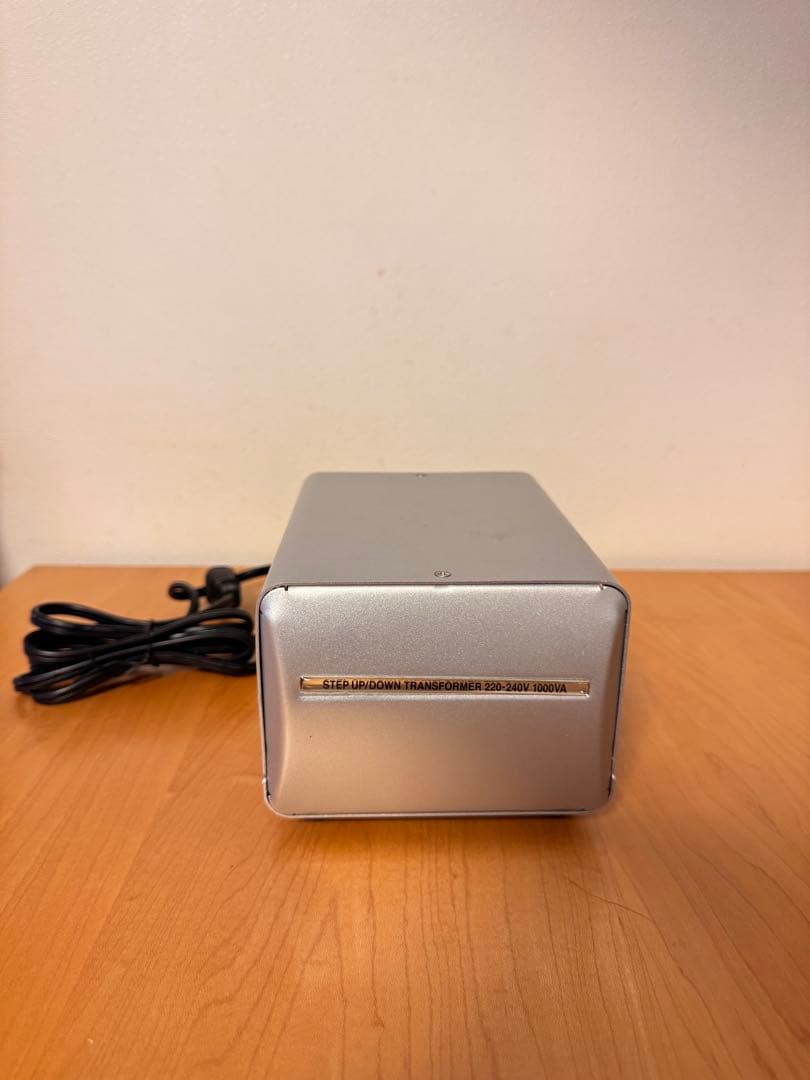 変圧器 TTS-18C 1000W ステップアップ/ダウン