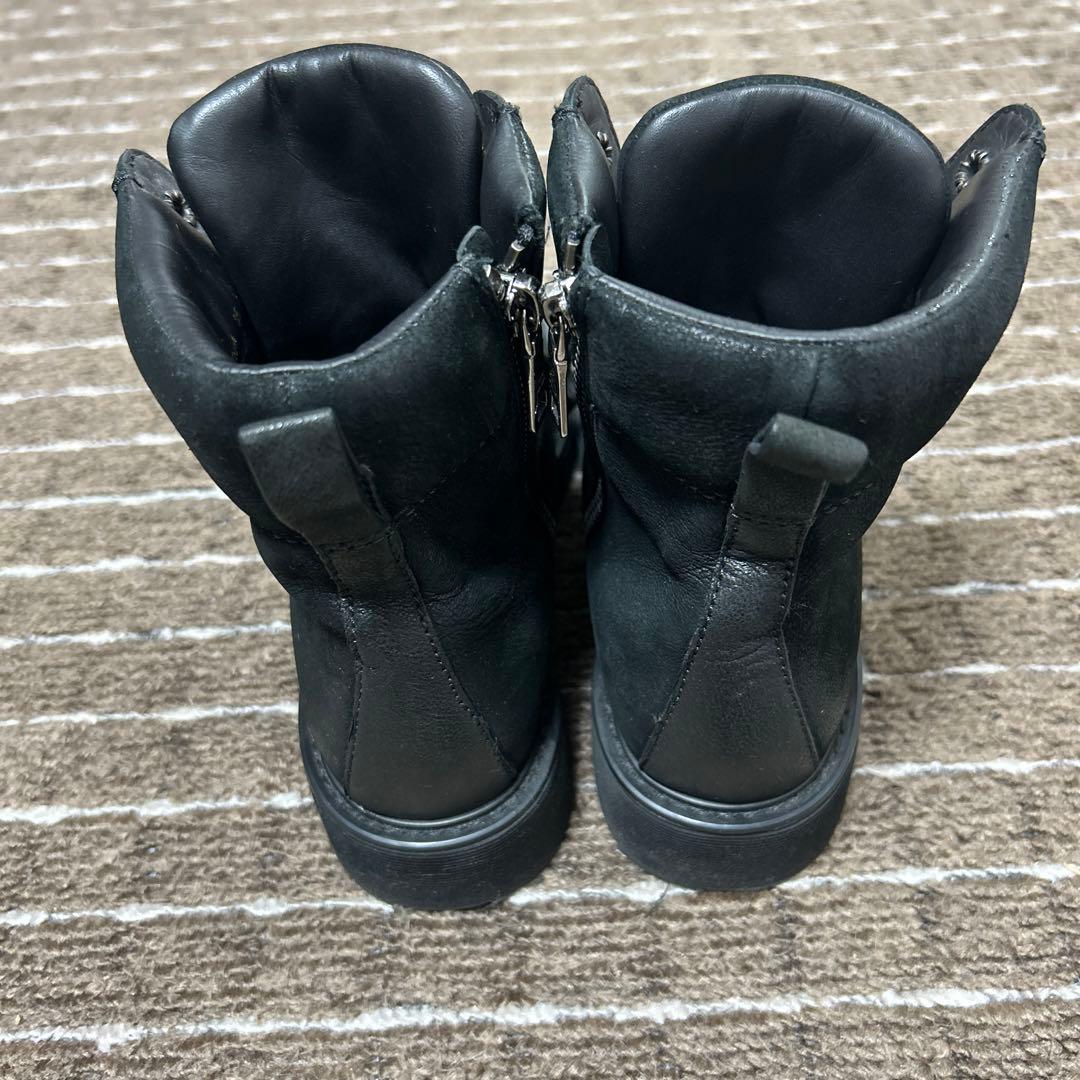 PRADA ブラックレザーブーツ