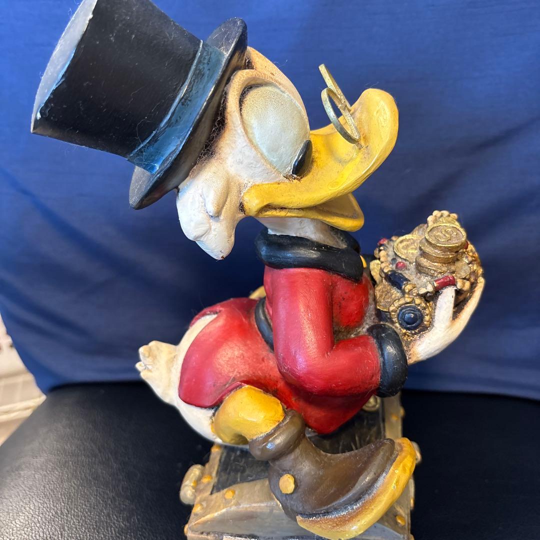 アンティークスクルージ・マクダック 宝箱フィギュア