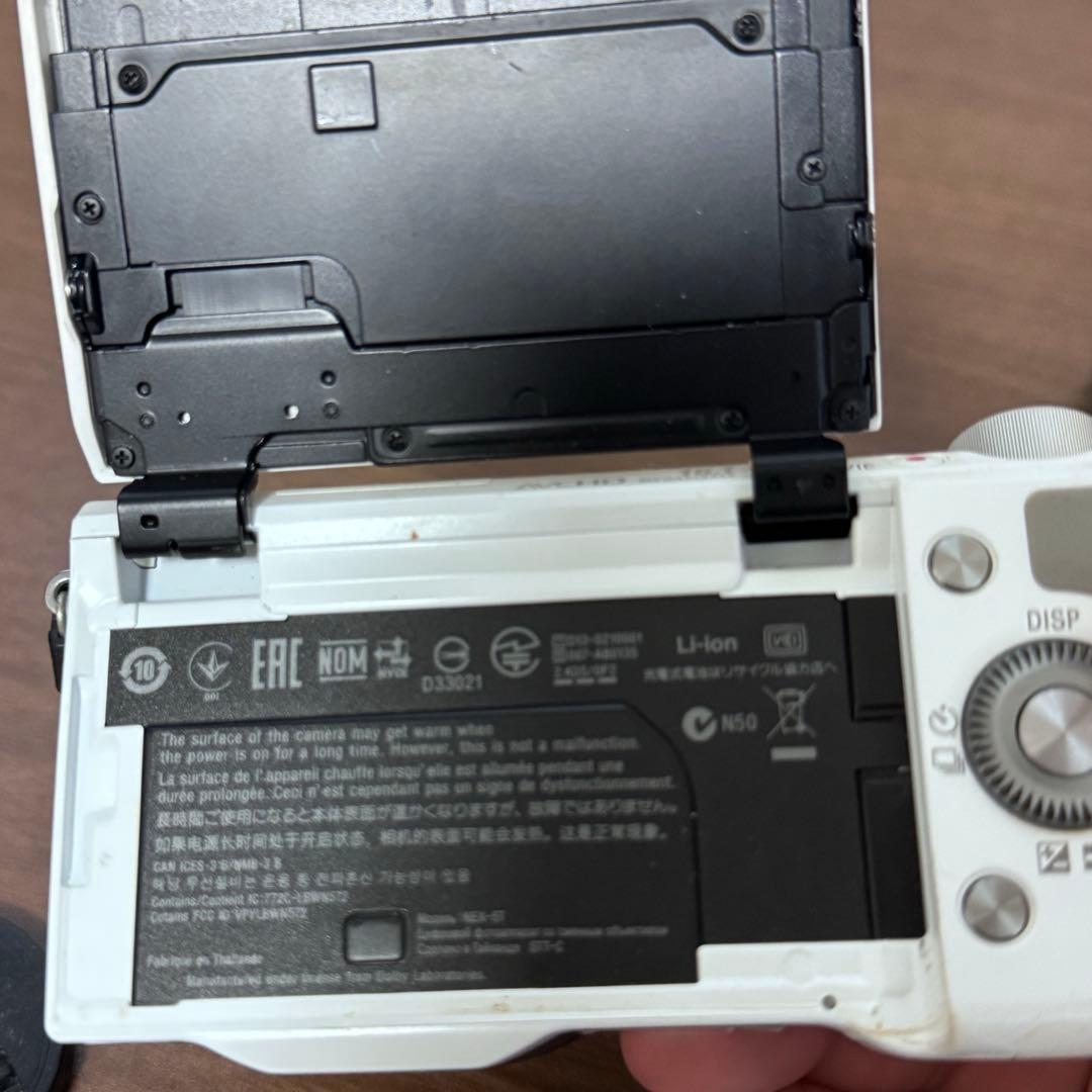 中古　SONY ソニー α NEX-5T ホワイト レンズ付　ミラーレス一眼レフ