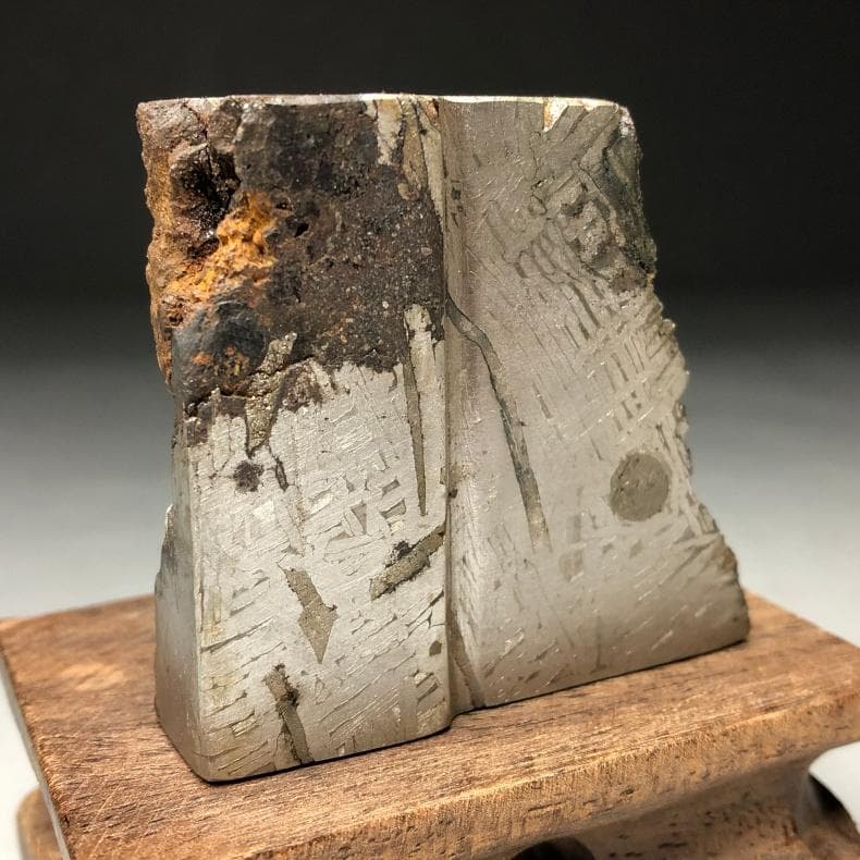 ミ*ド様 隕石 鉄隕石　アルタイ隕石　原皮付き　ナチュラル　原石　重さ約207ｇ