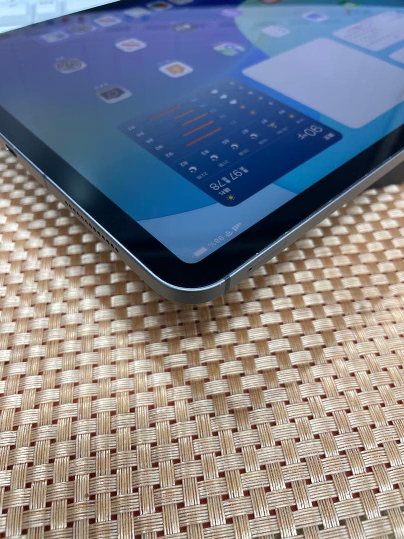 iPad Pro 11 第2世代 256 GB スペースグレイSIMフリー