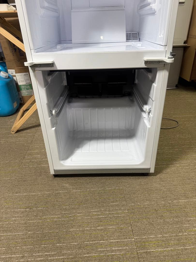 【洗浄消毒作業済】SHARP 137L 冷凍冷蔵庫　SJ-DA14D-W