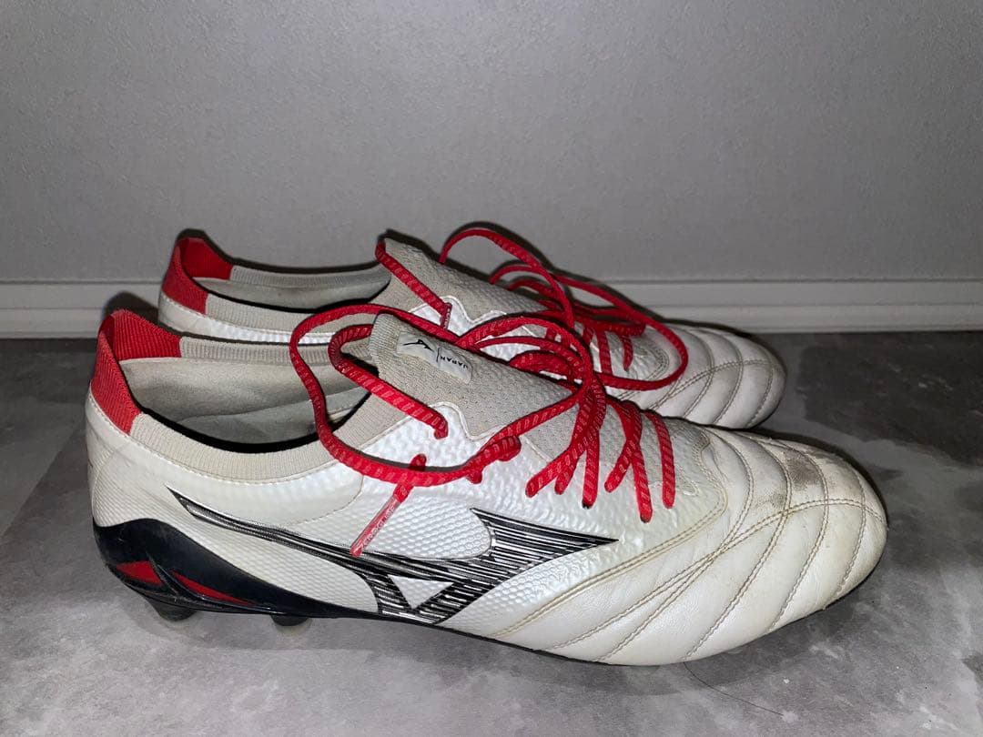 MIZUNO モレリアNEOIVβ 27.5